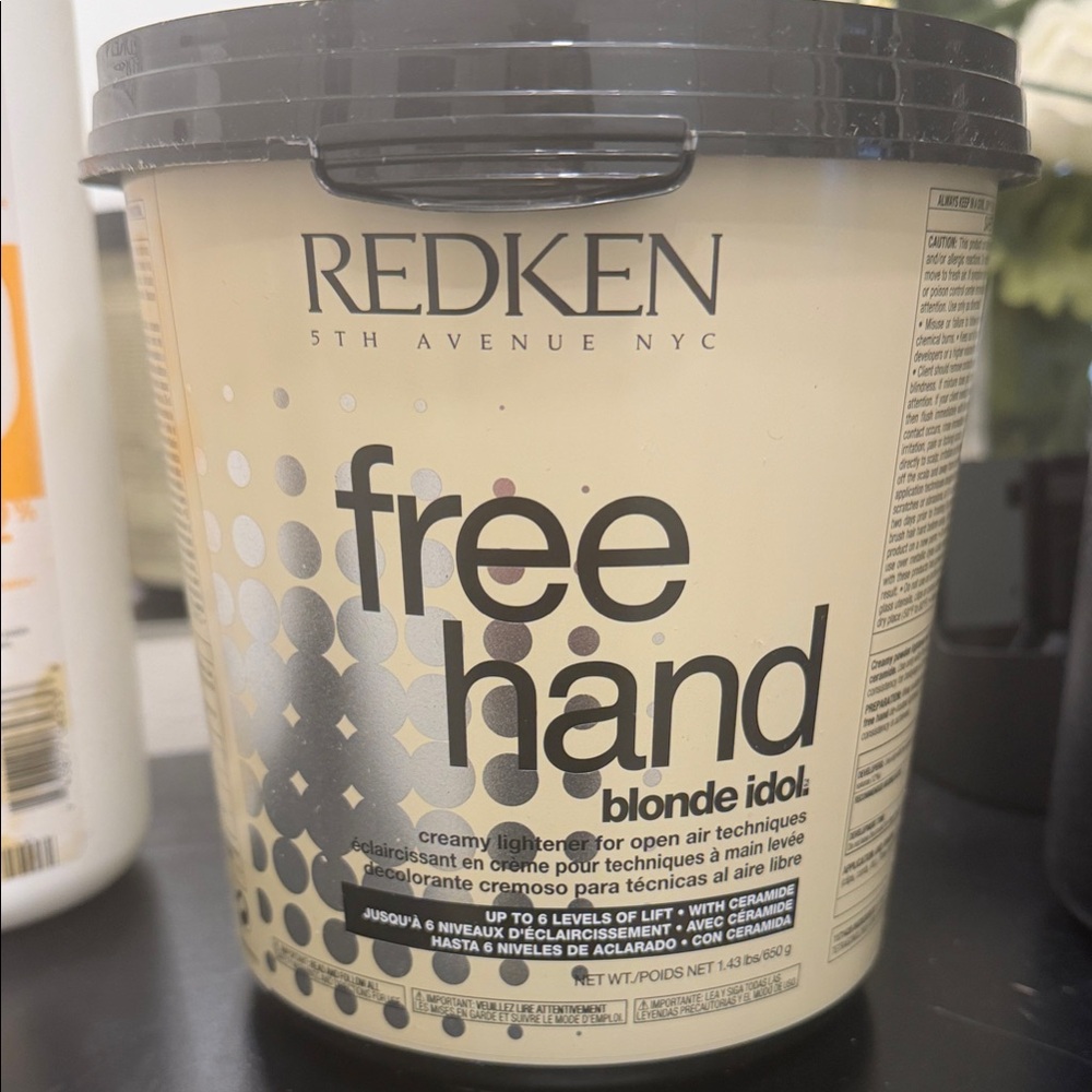 Redken Free Hand Blonde Idol Cream Lightener - Cream and Black